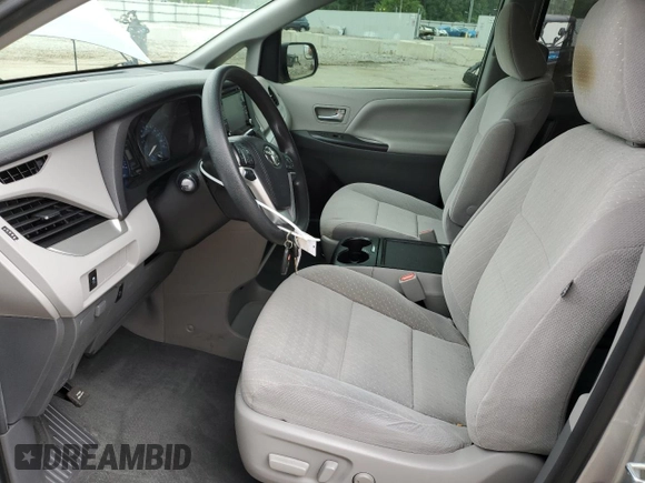 2020 Toyota Sienna LE Auto Access Seat с VIN 5TDKZ3DC1LS040092, выставлен на аукционе Copart как лот 61217895 с пробегом 88 849 миль миль и Списание • Salvage title. История ставок и продаж доступна на DreamBid. Изображение 7.
