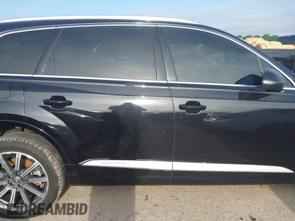 2018 Audi Q7 Premium Plus z VIN WA1LAAF75JD054810, wystawiony jako IAAI lot #42049892 z przebiegiem 43 297 mil mil oraz . Historia ofert i sprzedaży dostępna na DreamBid. Obrazek 13.