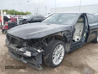 2014 BMW 7 Series ALPINA B7 z VIN WBAYE8C57ED134799, wystawiony jako IAAI lot #41891633 z przebiegiem 96 411 mil mil oraz . Historia ofert i sprzedaży dostępna na DreamBid. Obrazek 6.