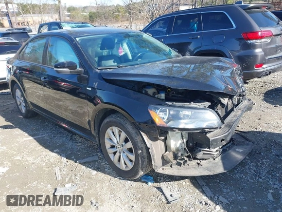 2014 Volkswagen Passat Wolfsburg Edition z VIN 1VWAT7A37EC101438, wystawiony jako IAAI lot #41333508 z przebiegiem 136 939 mil mil oraz . Historia ofert i sprzedaży dostępna na DreamBid. Obrazek 1.