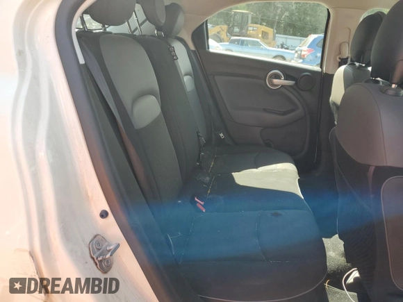 2016 FIAT 500X Pop z VIN ZFBCFXAW0GP358890, wystawiony jako Copart lot #62722374 z przebiegiem 102 526 mil mil oraz Szkoda całkowita • Salvage title. Historia ofert i sprzedaży dostępna na DreamBid. Obrazek 10.