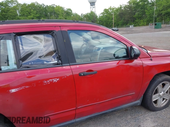 2008 Jeep Compass Sport with VIN 1J8FF47W38D528932, listed as a IAAI auction lot 42123017 with Not Provided miles and . Bid and sale history available at carsss.com. Image 6.