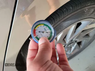2024 Hyundai Elantra SEL z VIN KMHLM4DG4RU636275, wystawiony jako IAAI lot #42853008 z przebiegiem 32 964 mil mil oraz . Historia ofert i sprzedaży dostępna na DreamBid. Obrazek 13.