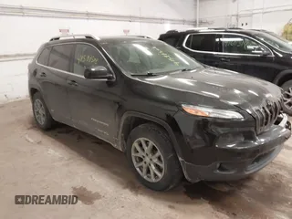 2014 Jeep Cherokee Latitude z VIN 1C4PJMCS0EW321380, wystawiony jako IAAI lot #41597508 z przebiegiem 173 991 mil mil oraz . Historia ofert i sprzedaży dostępna na DreamBid. Obrazek 1.