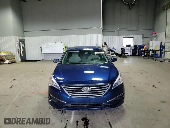 2016 Hyundai Sonata SE z VIN 5NPE24AF7GH365881, wystawiony jako Copart lot #49888055 z przebiegiem 181 106 mil mil oraz Szkoda całkowita • Salvage title. Historia ofert i sprzedaży dostępna na DreamBid. Obrazek 10.