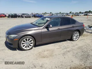 2013 BMW 3 Series 328i z VIN WBA3A5G5XDNP24504, wystawiony jako Copart lot #58204525 z przebiegiem 123 833 mil mil oraz Czysty tytuł • Clean title. Historia ofert i sprzedaży dostępna na DreamBid. Obrazek 1.
