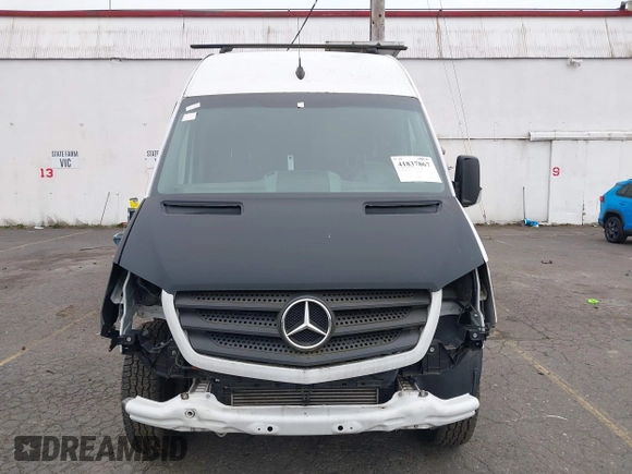 2016 Mercedes-Benz Sprinter Cargo with VIN WD3PE7DD6GP339069, listed as a IAAI auction lot 41837867 with 53,121 mi miles. Bid and sale history available at carsss.com. Image 13.