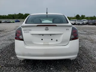 2011 Nissan Sentra S z VIN 3N1AB6AP3BL617933, wystawiony jako Copart lot #56425975 z przebiegiem 107 877 mil mil oraz Szkoda całkowita • Salvage title. Historia ofert i sprzedaży dostępna na DreamBid. Obrazek 6.