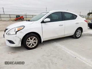 2019 Nissan Versa SV z VIN 3N1CN7AP6KL866572, wystawiony jako Copart lot #59848335 z przebiegiem 125 235 mil mil oraz Czysty tytuł • Clean title. Historia ofert i sprzedaży dostępna na DreamBid. Obrazek 1.