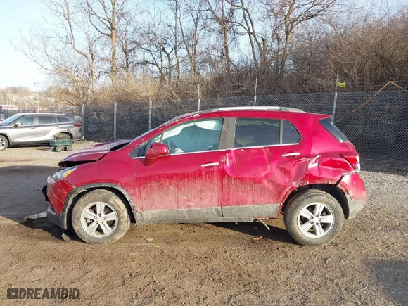 2019 Chevrolet Trax LT with VIN 3GNCJPSB0KL256721, listed as a IAAI auction lot 41676926 with NaN miles. Bid and sale history available at carsss.com. Image 14.