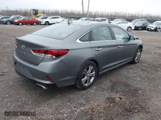 2019 Hyundai Sonata Sport with VIN 5NPE34AF2KH809108, listed as a IAAI auction lot 41476719 with 111,041 mi miles. Bid and sale history available at carsss.com. Image 4.