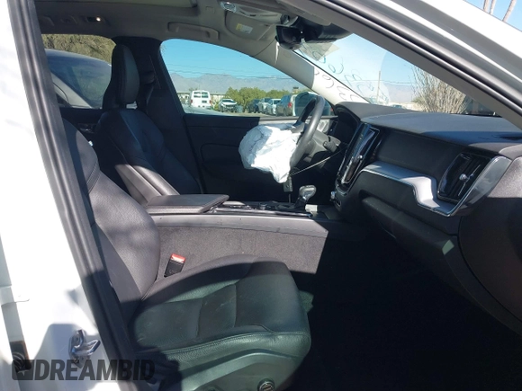 2020 Volvo XC60 Momentum with VIN YV4A22RK6L1553603, listed as a IAAI auction lot 41103991 with 67,509 mi miles and . Bid and sale history available at DreamBid. Image 5.