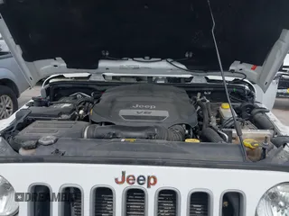 2018 Jeep Wrangler Unlimited Sahara with VIN 1C4HJWEG1JL801934, listed as a IAAI auction lot 42072968 with 112,432 mi miles and . Bid and sale history available at DreamBid. Image 10.