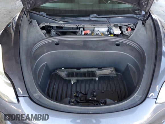 2020 Tesla Model 3 Standard Range Plus z VIN 5YJ3E1EA3LF803624, wystawiony jako Copart lot #56145255 z przebiegiem 149 398 mil mil oraz Szkoda całkowita • Salvage title. Historia ofert i sprzedaży dostępna na DreamBid. Obrazek 11.
