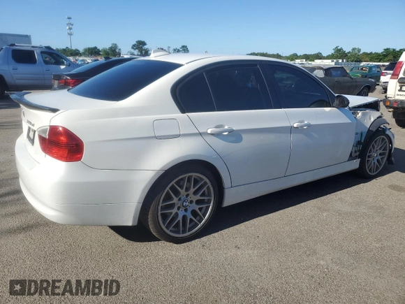 2008 BMW 3 Series 328xi with VIN WBAVC73558KP37642, listed as a Copart auction lot 61891395 with 113,254 mi miles and Salvage title. Bid and sale history available at DreamBid. Image 3.