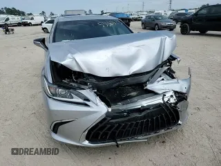 2024 Lexus ES 250 with VIN 58AD11D1XRU013033, listed as a Copart auction lot 53267625 with 17,916 mi miles and Salvage title. Bid and sale history available at DreamBid. Image 11.