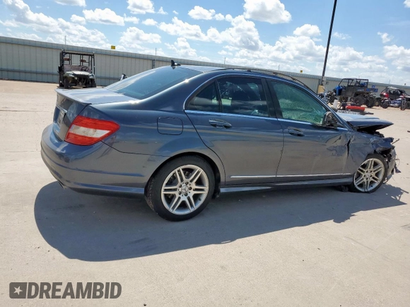 2008 Mercedes-Benz C 350 Sport z VIN WDDGF56X98R027676, wystawiony jako Copart lot #63007845 z przebiegiem 250 368 mil mil oraz Szkoda całkowita • Salvage title. Historia ofert i sprzedaży dostępna na DreamBid. Obrazek 3.