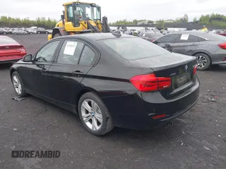 2016 BMW 3 Series 328i xDrive z VIN WBA8E3G5XGNT26311, wystawiony jako IAAI lot #42190192 z przebiegiem 124 516 mil mil oraz . Historia ofert i sprzedaży dostępna na DreamBid. Obrazek 3.
