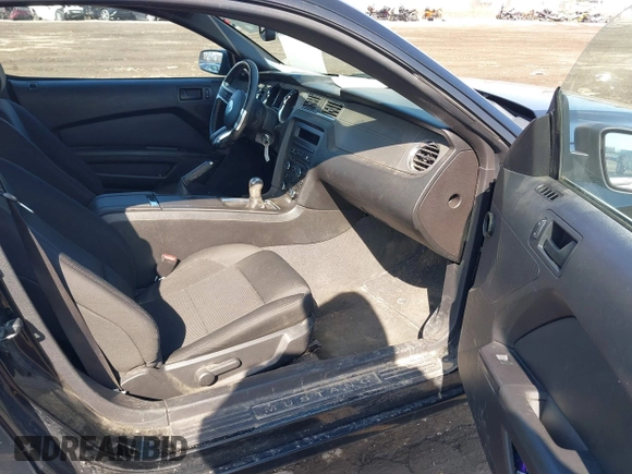 2013 Ford Mustang V6 with VIN 1ZVBP8AM3D5235860, listed as a IAAI auction lot 41778077 with 163,671 mi miles and . Bid and sale history available at DreamBid. Image 5.
