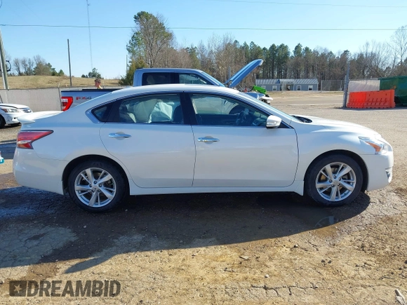2014 Nissan Altima 2.5 S with VIN 1N4AL3AP7EN222382, listed as a IAAI auction lot 41674109 with 84,721 mi miles. Bid and sale history available at carsss.com. Image 13.