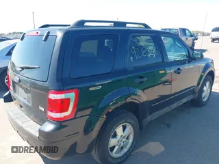 2011 Ford Escape XLT z VIN 1FMCU9DG6BKB40960, wystawiony jako IAAI lot #42183576 z przebiegiem 259 427 mil mil oraz . Historia ofert i sprzedaży dostępna na DreamBid. Obrazek 4.