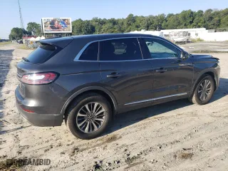 2019 Lincoln Nautilus Select with VIN 2LMPJ8K97KBL17362, listed as a Copart auction lot 68612843 with 71,190 mi miles. Bid and sale history available at carsss.com. Image 3.