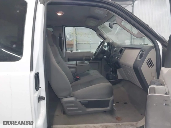 2009 Ford Super Duty F-250 SRW XL with VIN 1FTSX21579EA23060, listed as a IAAI auction lot 41308974 with 186,631 mi miles. Bid and sale history available at carsss.com. Image 5.