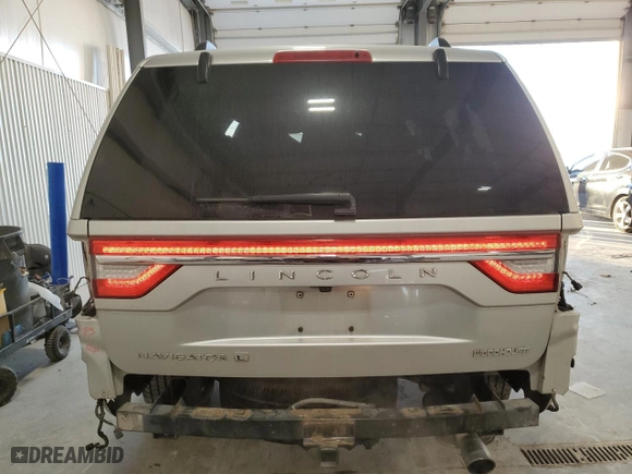 2017 Lincoln Navigator L Select with VIN 5LMJJ3JT4HEL10915, listed as a Copart auction lot 87046114 with 107,446 mi miles and Salvage Title. Bid and sale history available at carsss.com. Image 6.