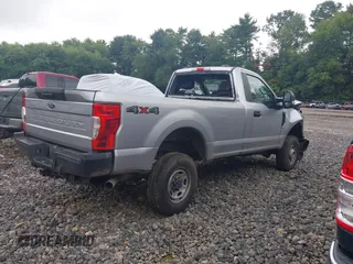 2022 Ford F-250 XL z VIN 1FTBF2B62NEF21705, wystawiony jako IAAI lot #39947332 z przebiegiem 61 110 mil mil oraz . Historia ofert i sprzedaży dostępna na DreamBid. Obrazek 4.
