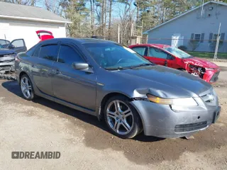 2005 Acura TL with VIN 19UUA66255A037252, listed as a IAAI auction lot 41990689 with 207,554 mi miles. Bid and sale history available at carsss.com. Image 1.