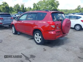 2007 Toyota RAV4 Sport с VIN JTMBK32V476024774, выставлен на аукционе IAAI как лот 42648957 с пробегом 231 545 миль миль и . История ставок и продаж доступна на DreamBid. Изображение 3.