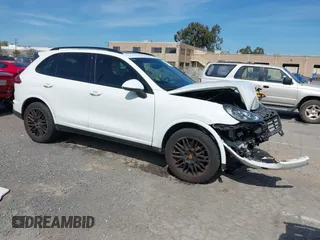 2017 Porsche Cayenne with VIN WP1AA2A28HKA87514, listed as a IAAI auction lot 41883554 with 161,593 mi miles. Bid and sale history available at carsss.com. Image 1.