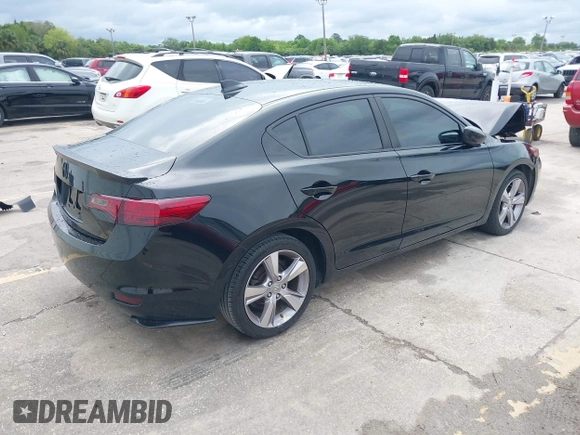2013 Acura ILX Tech Pkg with VIN 19VDE1F72DE013609, listed as a IAAI auction lot 41984514 with 124,157 mi miles. Bid and sale history available at carsss.com. Image 4.