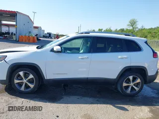 2020 Jeep Cherokee Limited z VIN 1C4PJLDB4LD595411, wystawiony jako IAAI lot #42036551 z przebiegiem 65 087 mil mil oraz . Historia ofert i sprzedaży dostępna na DreamBid. Obrazek 14.