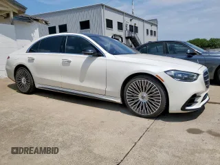 2022 Mercedes-Benz S 580 z VIN W1K6G7GB6NA098643, wystawiony jako Copart lot #60996695 z przebiegiem 48 976 mil mil oraz Czysty tytuł • Clean title. Historia ofert i sprzedaży dostępna na DreamBid. Obrazek 4.