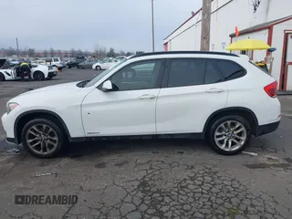 2015 BMW X1 xDrive28i z VIN WBAVL1C54FVY38101, wystawiony jako IAAI lot #41344120 z przebiegiem 130 000 mil mil oraz . Historia ofert i sprzedaży dostępna na DreamBid. Obrazek 13.