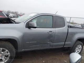 2022 Chevrolet Colorado 2WD LT z VIN 1GCHSCEA3N1158107, wystawiony jako IAAI lot #42014741 z przebiegiem 47 661 mil mil oraz . Historia ofert i sprzedaży dostępna na DreamBid. Obrazek 15.