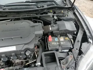 2017 Honda Accord EX-L z VIN 1HGCT2A81HA006580, wystawiony jako Copart lot #59894025 z przebiegiem 109 691 mil mil oraz Czysty tytuł • Clean title. Historia ofert i sprzedaży dostępna na DreamBid. Obrazek 13.