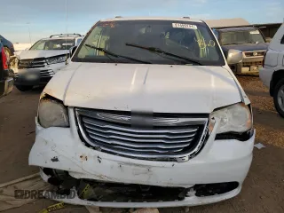 2014 Chrysler Town & Country Touring-L with VIN 2C4RC1CG7ER310737, listed as a Copart auction lot 81495244 with 129,021 mi miles and Salvage Title. Bid and sale history available at carsss.com. Image 5.