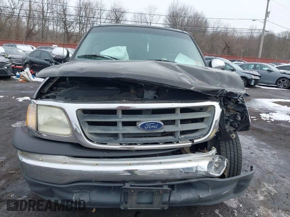 2001 Ford F-150 XL z VIN 1FTZX17201NB75918, wystawiony jako IAAI lot #41541039 z przebiegiem 225 005 mil mil oraz . Historia ofert i sprzedaży dostępna na DreamBid. Obrazek 12.