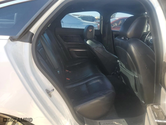 2015 Jaguar XJ with VIN SAJWA1CZ9F8V84689, listed as a Copart auction lot 86216424 with 72,172 mi miles and Clean Title. Bid and sale history available at carsss.com. Image 10.
