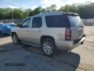 2009 GMC Yukon Denali z VIN 1GKFK03229R283189, wystawiony jako Copart lot #58702855 z przebiegiem 212 195 mil mil oraz Czysty tytuł • Clean title. Historia ofert i sprzedaży dostępna na DreamBid. Obrazek 2.