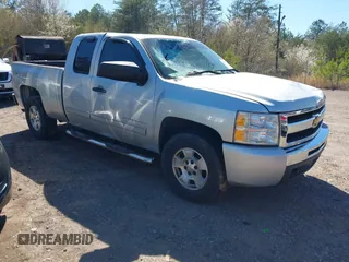 2010 Chevrolet Silverado 1500 LT with VIN 1GCSKSE39AZ179024, listed as a IAAI auction lot 41735447 with 307,082 mi miles. Bid and sale history available at carsss.com. Image 1.