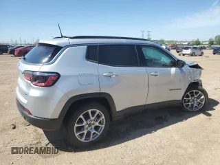 2025 Jeep Compass Latitude with VIN 3C4NJDBN7ST515618, listed as a Copart auction lot 57312805 with 670 mi miles and Salvage title. Bid and sale history available at DreamBid. Image 3.