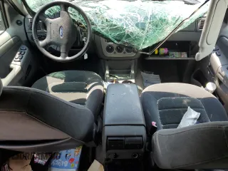 2003 Ford Explorer XLT с VIN 1FMZU63K63UC60326, выставлен на аукционе Copart как лот 56141245 с пробегом Не указан миль и Списание • Salvage title. История ставок и продаж доступна на DreamBid. Изображение 8.