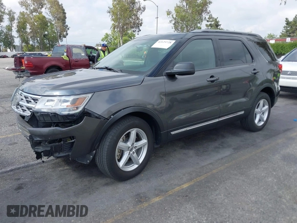 2018 Ford Explorer XLT z VIN 1FM5K7D82JGB56585, wystawiony jako IAAI lot #42129728 z przebiegiem 39 007 mil mil oraz . Historia ofert i sprzedaży dostępna na DreamBid. Obrazek 17.