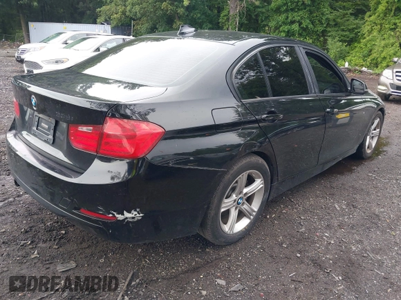 2015 BMW 3 Series 328i z VIN WBA3A5G51FNS91691, wystawiony jako IAAI lot #42619464 z przebiegiem 156 189 mil mil oraz . Historia ofert i sprzedaży dostępna na DreamBid. Obrazek 4.