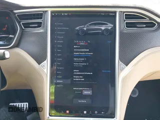 2016 Tesla Model X P90D with VIN 5YJXCAE45GF001485, listed as a IAAI auction lot 41994096 with 88,103 mi miles. Bid and sale history available at carsss.com. Image 18.