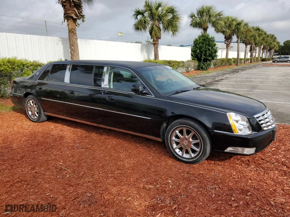 2011 Cadillac DTS Professional Limousine with VIN 1GE7K9C62BU600079, listed as a Copart auction lot 47051225 with 52,328 mi miles and Clean Title. Bid and sale history available at carsss.com. Image 4.