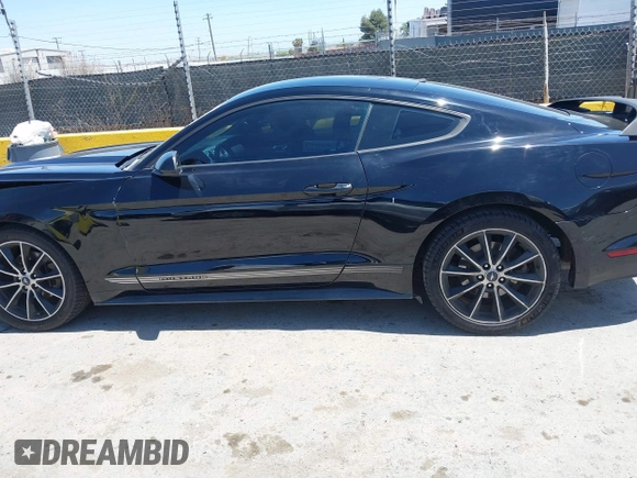 2015 Ford Mustang EcoBoost z VIN 1FA6P8TH6F5382719, wystawiony jako IAAI lot #42316250 z przebiegiem 119 412 mil mil oraz . Historia ofert i sprzedaży dostępna na DreamBid. Obrazek 14.